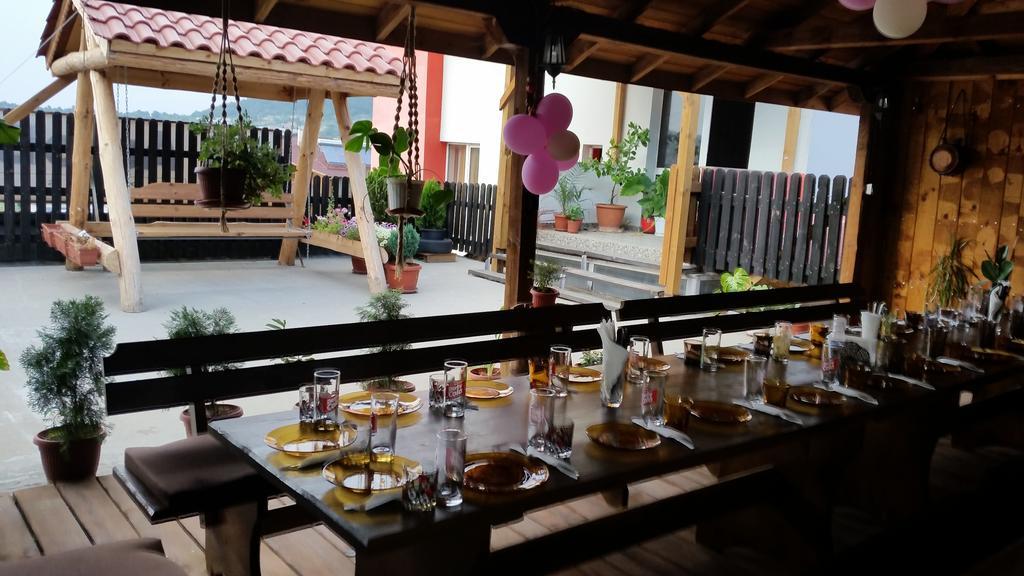 Guest House Chinar 08 เกียร์โกโว ภายนอก รูปภาพ