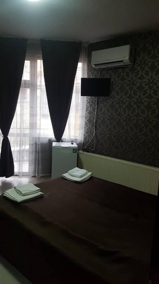 Guest House Chinar 08 เกียร์โกโว ภายนอก รูปภาพ