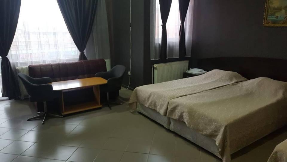 Guest House Chinar 08 เกียร์โกโว ภายนอก รูปภาพ